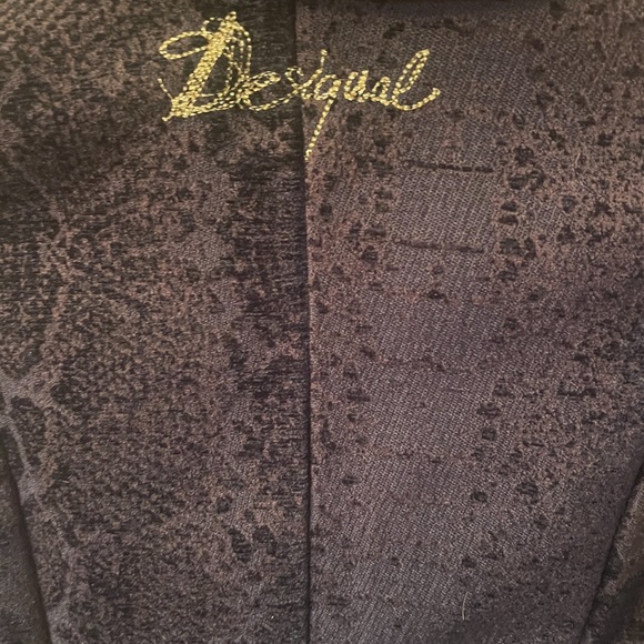 Coat - Picture 6 of 9